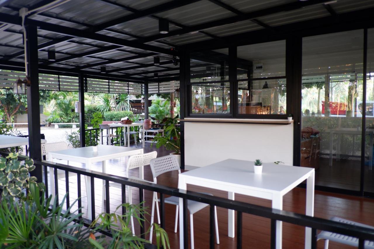 Sameikei Homestay Phrae Exteriér fotografie